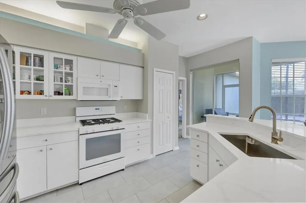 5106 Far Oak Circle Sarasota FL 34238