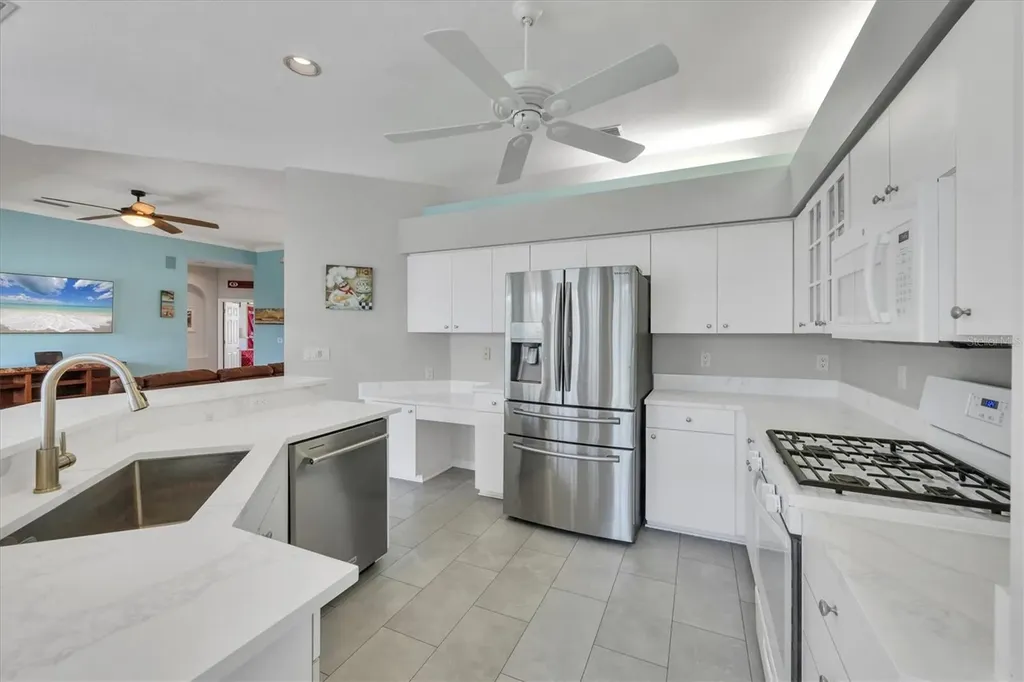 5106 Far Oak Circle Sarasota FL 34238