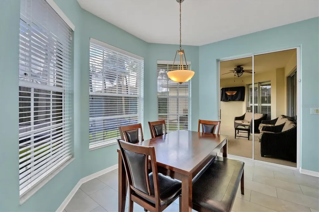 5106 Far Oak Circle Sarasota FL 34238