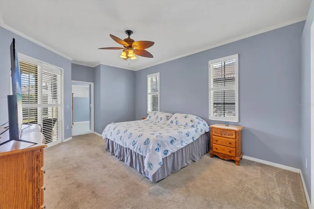 5106 Far Oak Circle Sarasota FL 34238