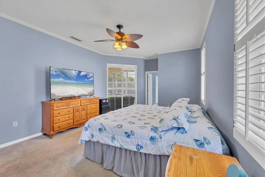 5106 Far Oak Circle Sarasota FL 34238