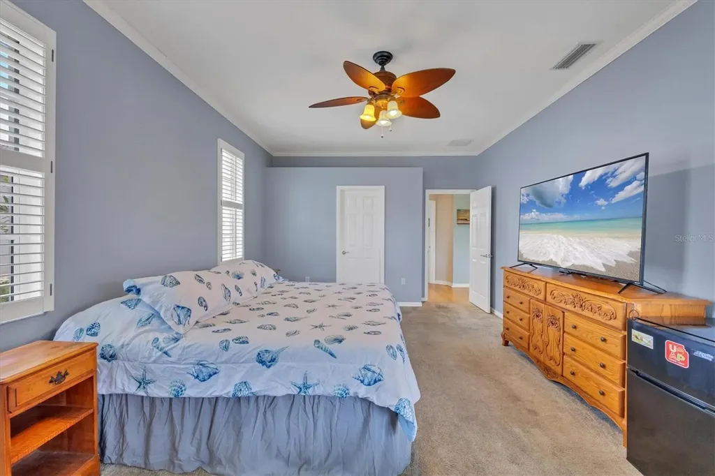 5106 Far Oak Circle Sarasota FL 34238