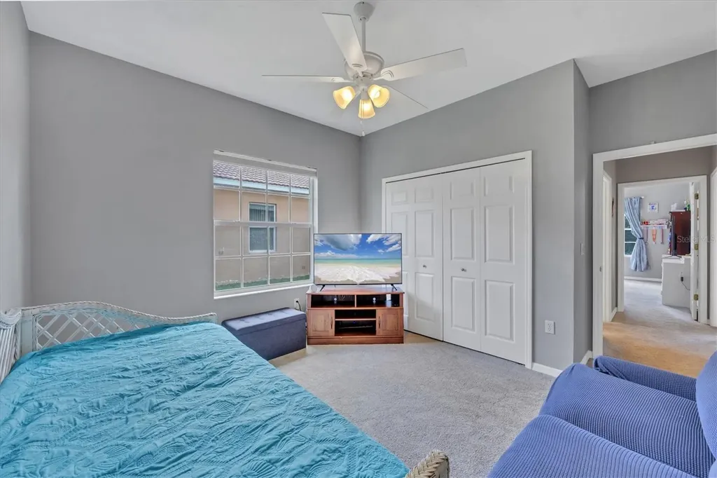 5106 Far Oak Circle Sarasota FL 34238