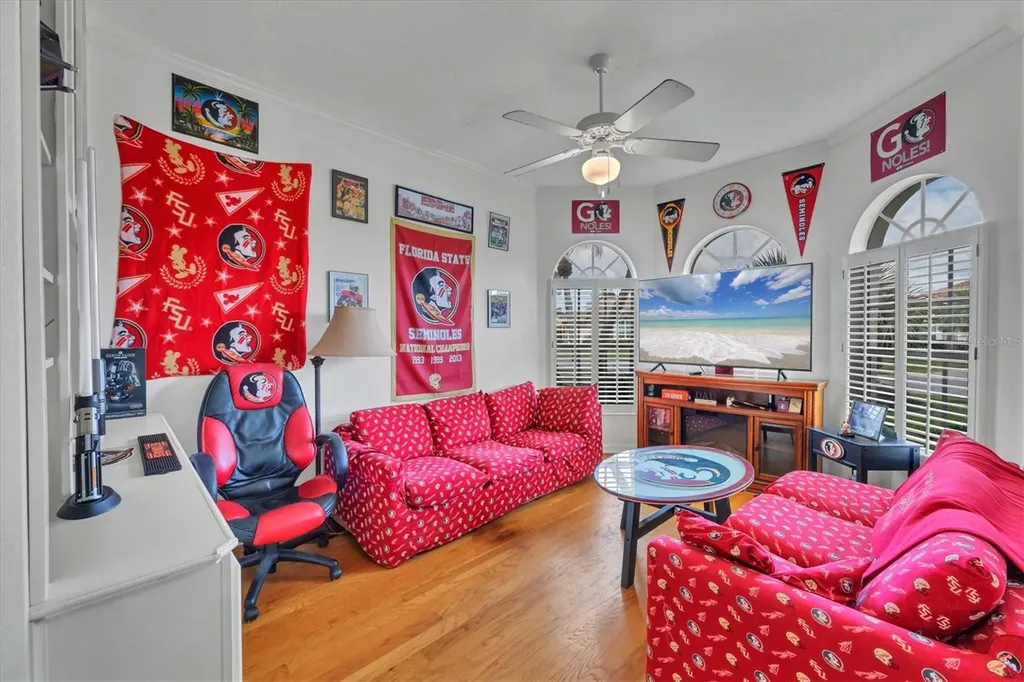 5106 Far Oak Circle Sarasota FL 34238