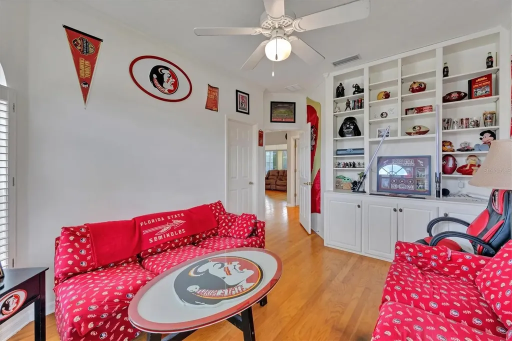 5106 Far Oak Circle Sarasota FL 34238