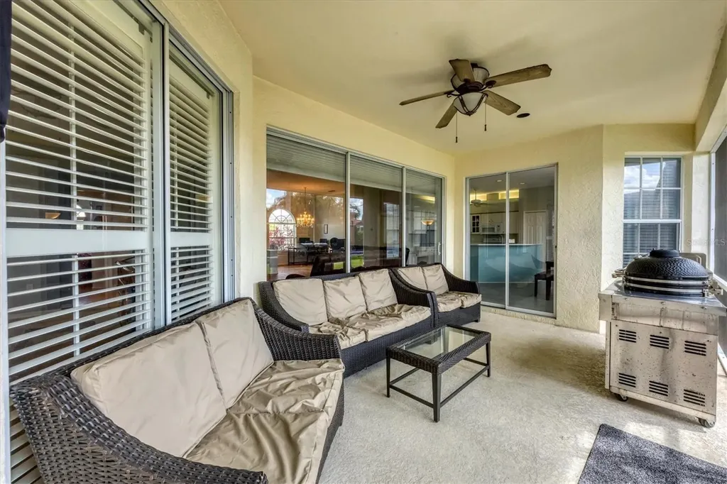 5106 Far Oak Circle Sarasota FL 34238