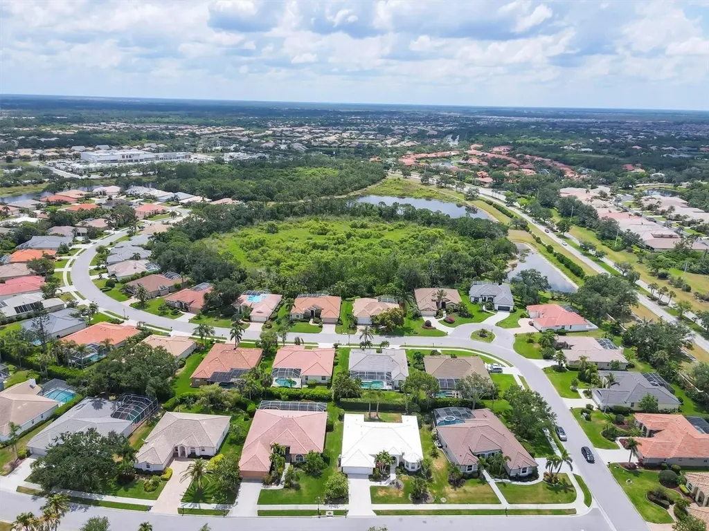 5106 Far Oak Circle Sarasota FL 34238