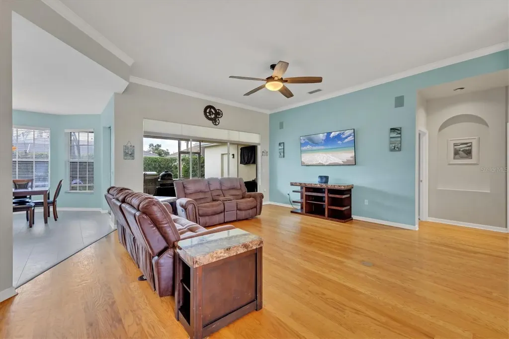 5106 Far Oak Circle Sarasota FL 34238