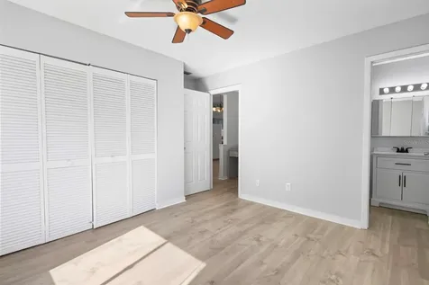 120 Lake Drive Orlando FL 32835