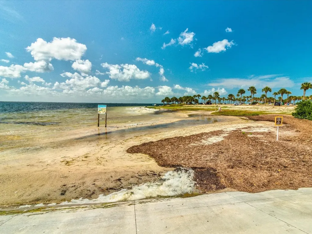 Lot 2 & 4 Sea Breeze Drive Tarpon Springs FL 34689