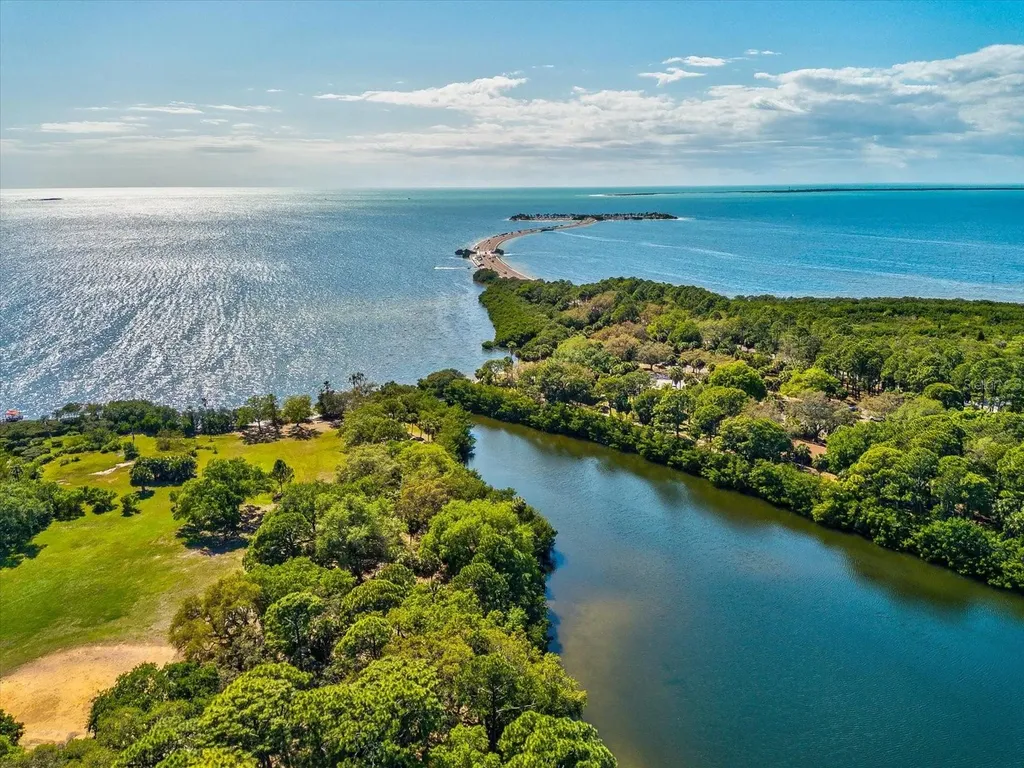 Lot 2 & 4 Sea Breeze Drive Tarpon Springs FL 34689