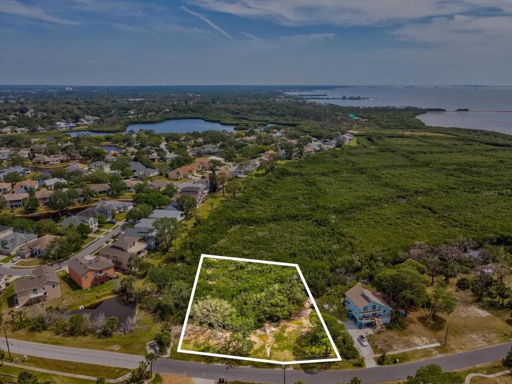 Lot 2 & 4 Sea Breeze Drive Tarpon Springs FL 34689