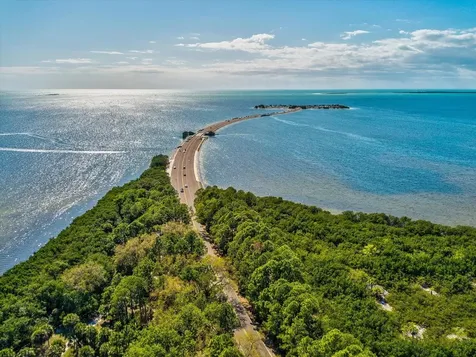 Lot 2 & 4 Sea Breeze Drive Tarpon Springs FL 34689