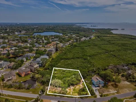 Lot 2 & 4 Sea Breeze Drive Tarpon Springs FL 34689
