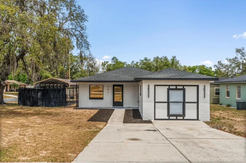302 E Palm Street Davenport FL 33837