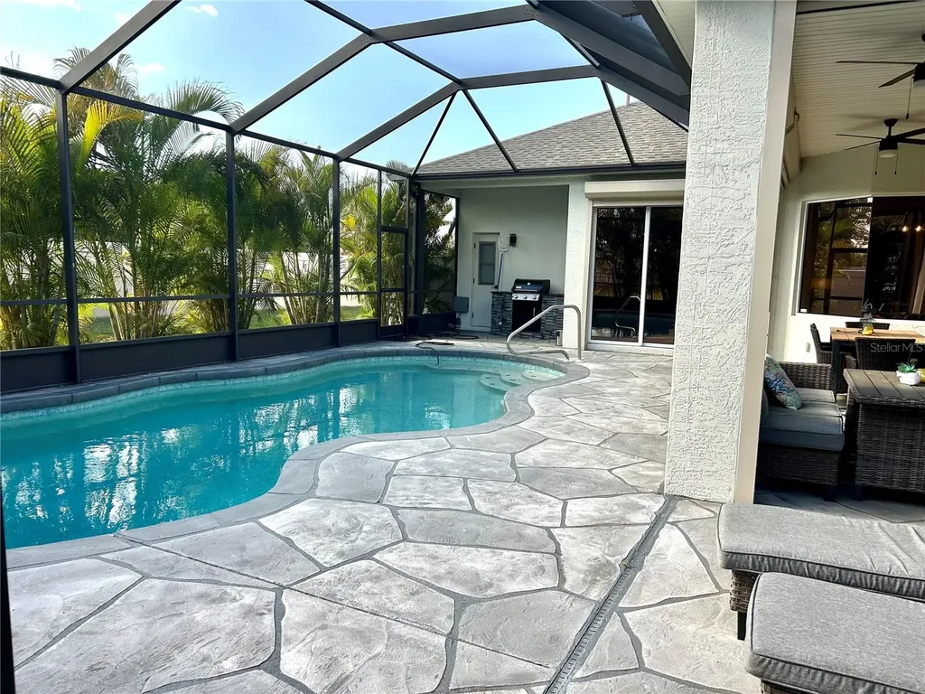 7448 39th Court E Sarasota FL 34243