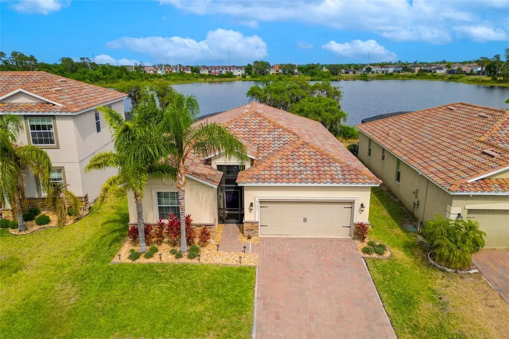 2173 Lake Side Avenue Davenport FL 33837