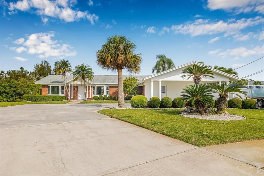8727 Bay Crest Lane Tampa FL 33615