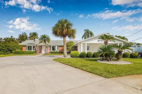 8727 Bay Crest Lane Tampa FL 33615