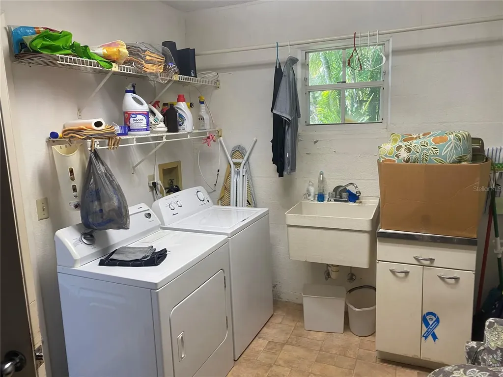 5712 34th Court W Bradenton FL 34210