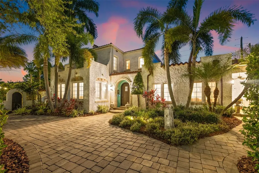 356 22nd Avenue NE St Petersburg FL 33704