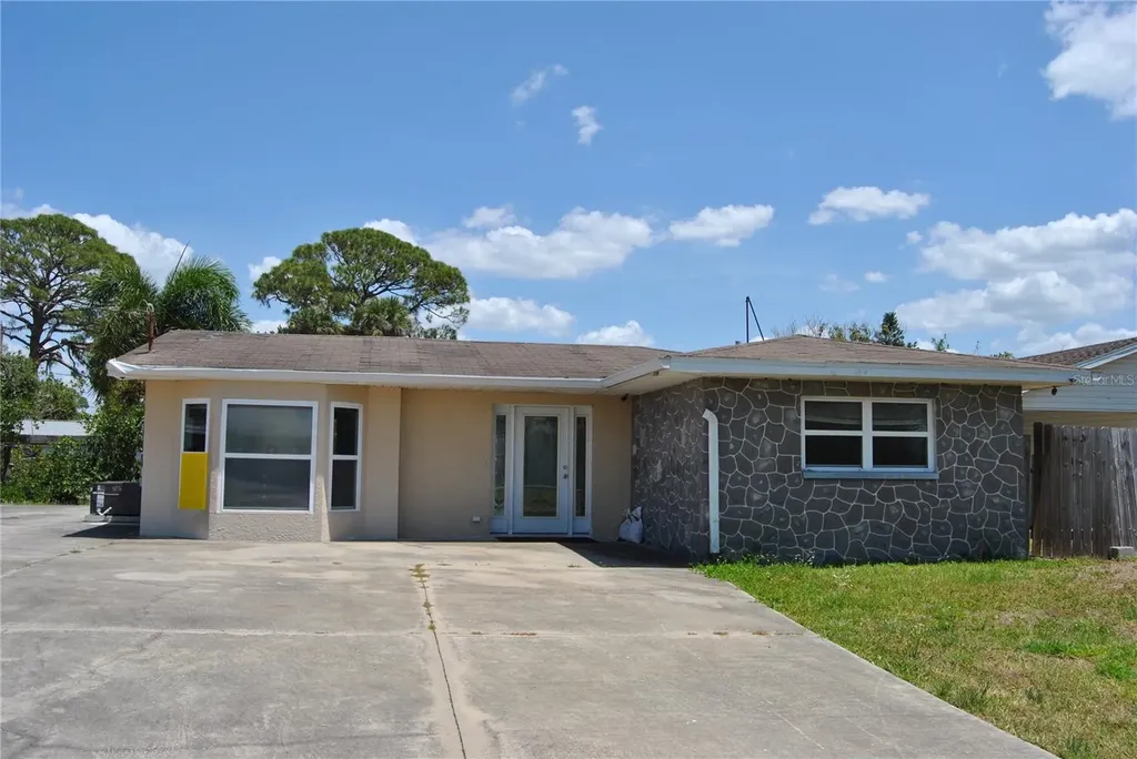 119 18th Street NW Ruskin FL 33570