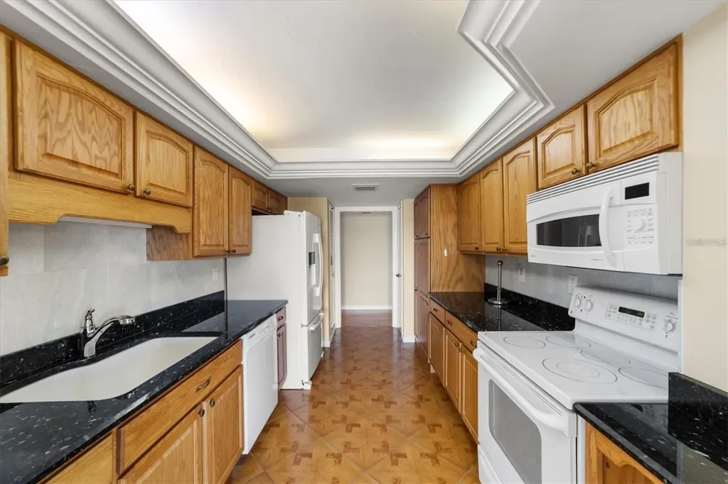 1111 N Gulfstream Avenue Sarasota FL 34236