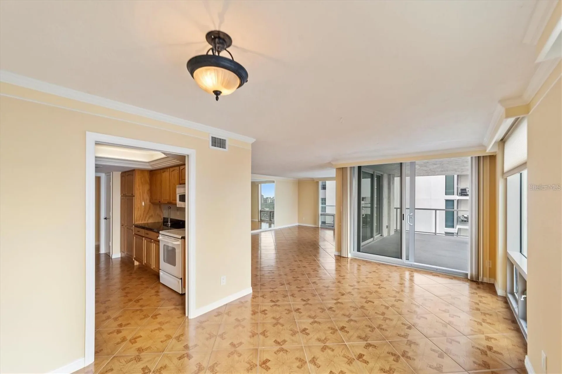 1111 N Gulfstream Avenue Sarasota FL 34236