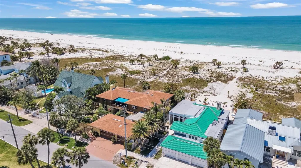 1058 Eldorado Avenue Clearwater Beach FL 33767