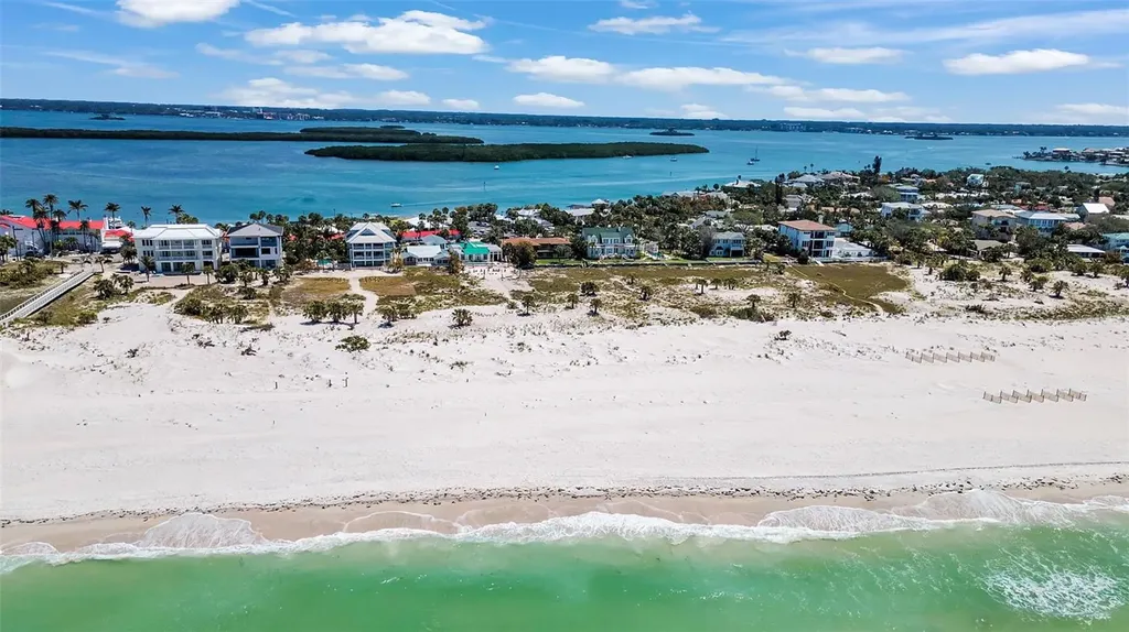 1058 Eldorado Avenue Clearwater Beach FL 33767