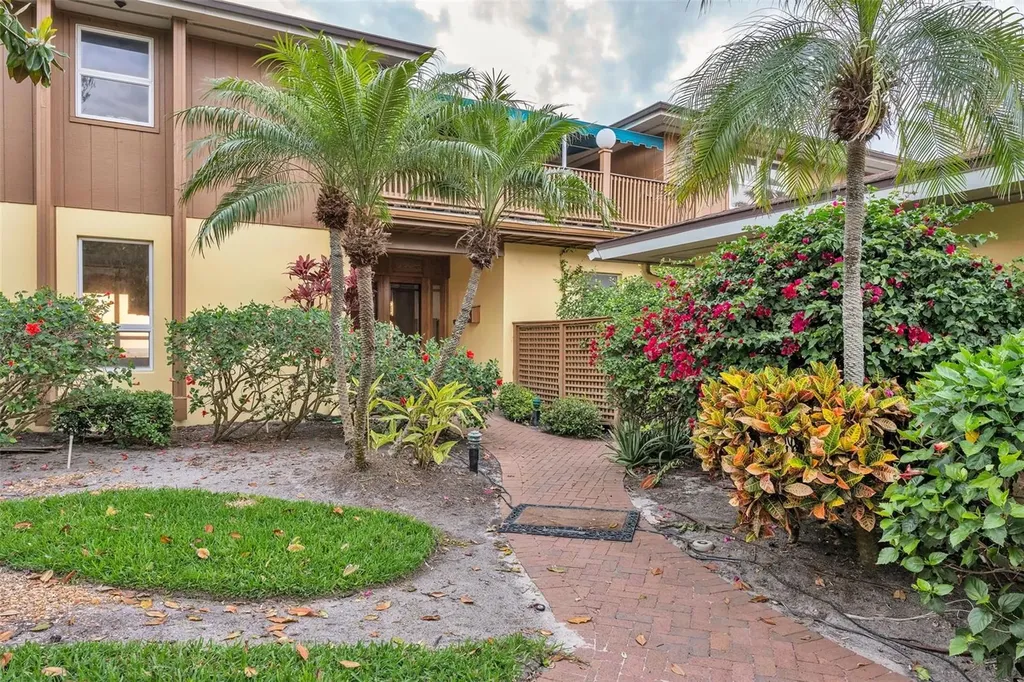 1058 Eldorado Avenue Clearwater Beach FL 33767