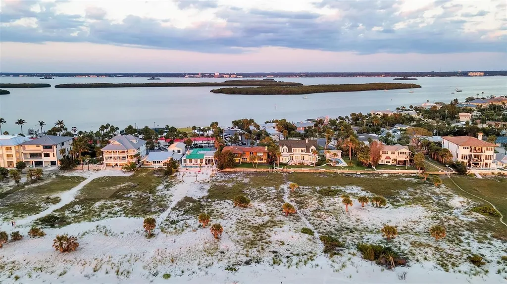 1058 Eldorado Avenue Clearwater Beach FL 33767