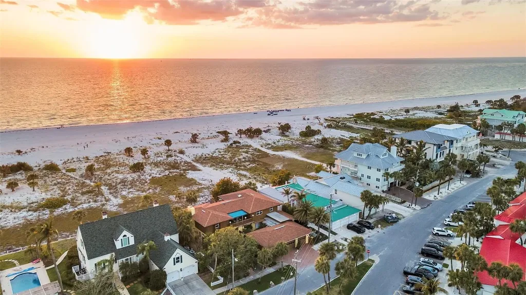 1058 Eldorado Avenue Clearwater Beach FL 33767