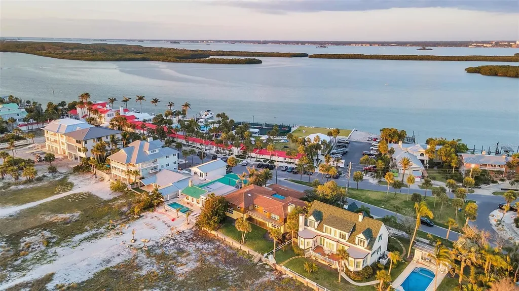 1058 Eldorado Avenue Clearwater Beach FL 33767