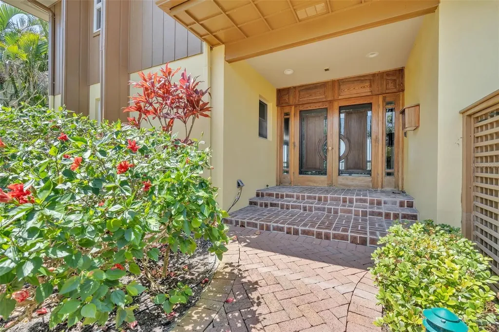 1058 Eldorado Avenue Clearwater Beach FL 33767