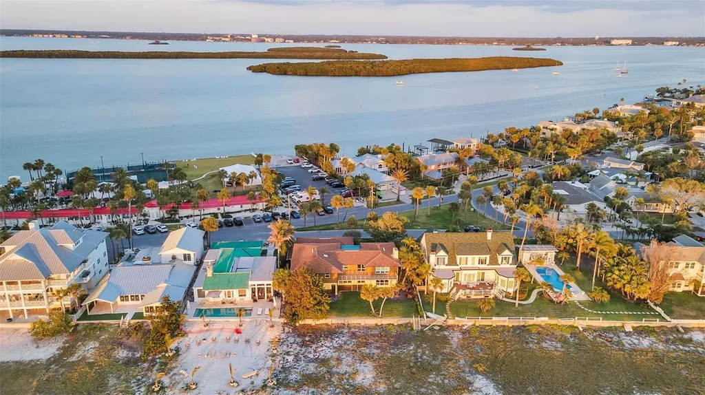 1058 Eldorado Avenue Clearwater Beach FL 33767