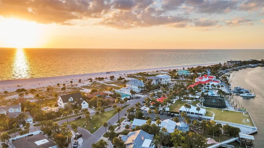 1058 Eldorado Avenue Clearwater Beach FL 33767