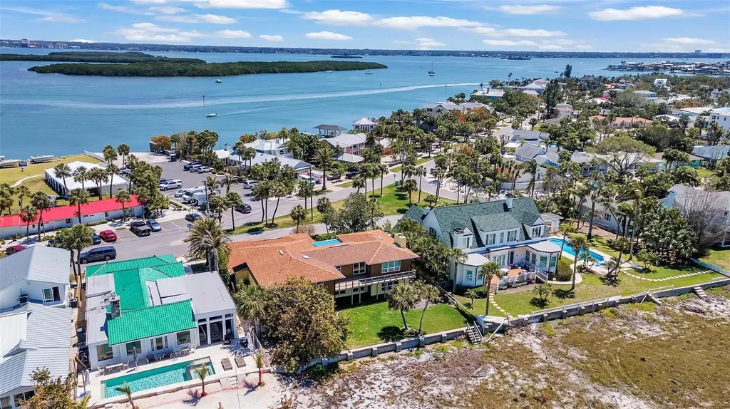 1058 Eldorado Avenue Clearwater Beach FL 33767