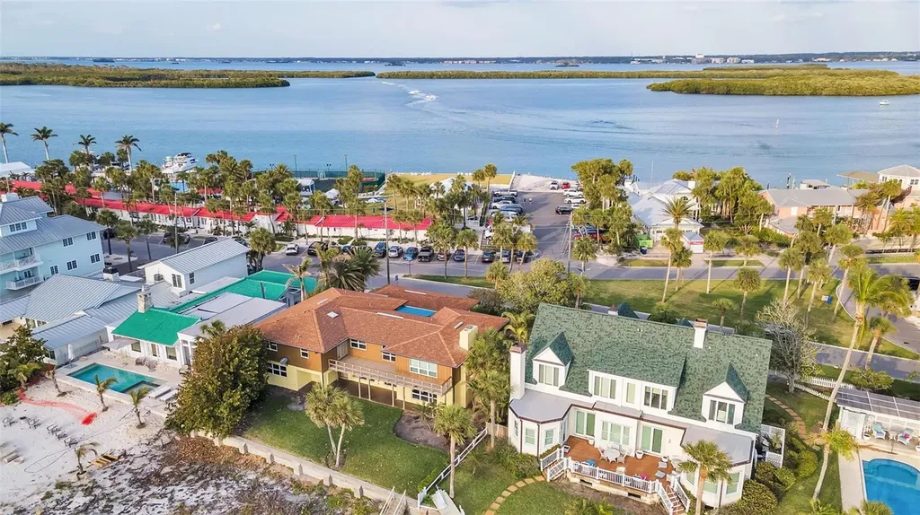1058 Eldorado Avenue Clearwater Beach FL 33767