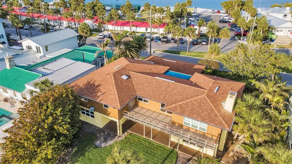 1058 Eldorado Avenue Clearwater Beach FL 33767