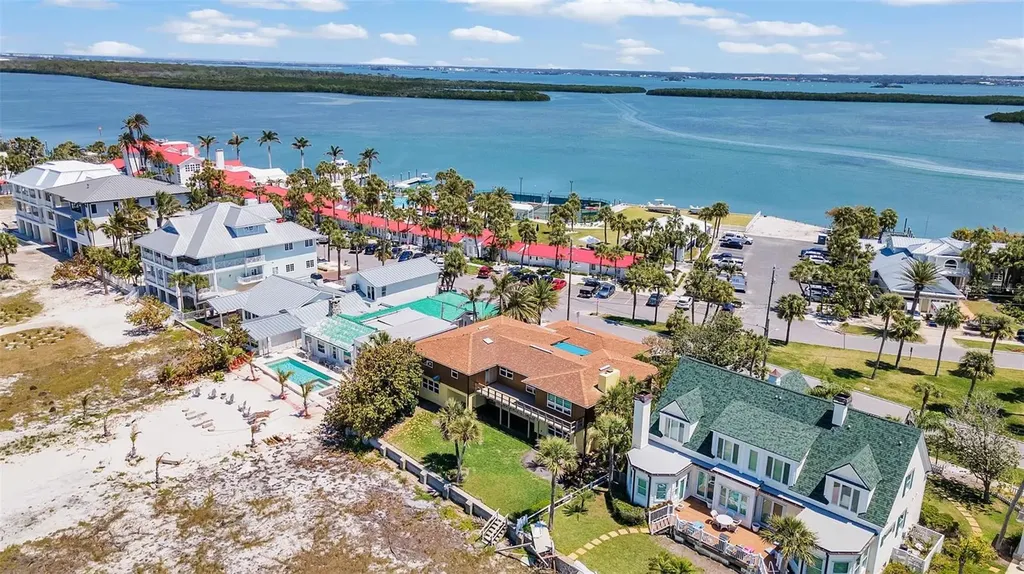 1058 Eldorado Avenue Clearwater Beach FL 33767