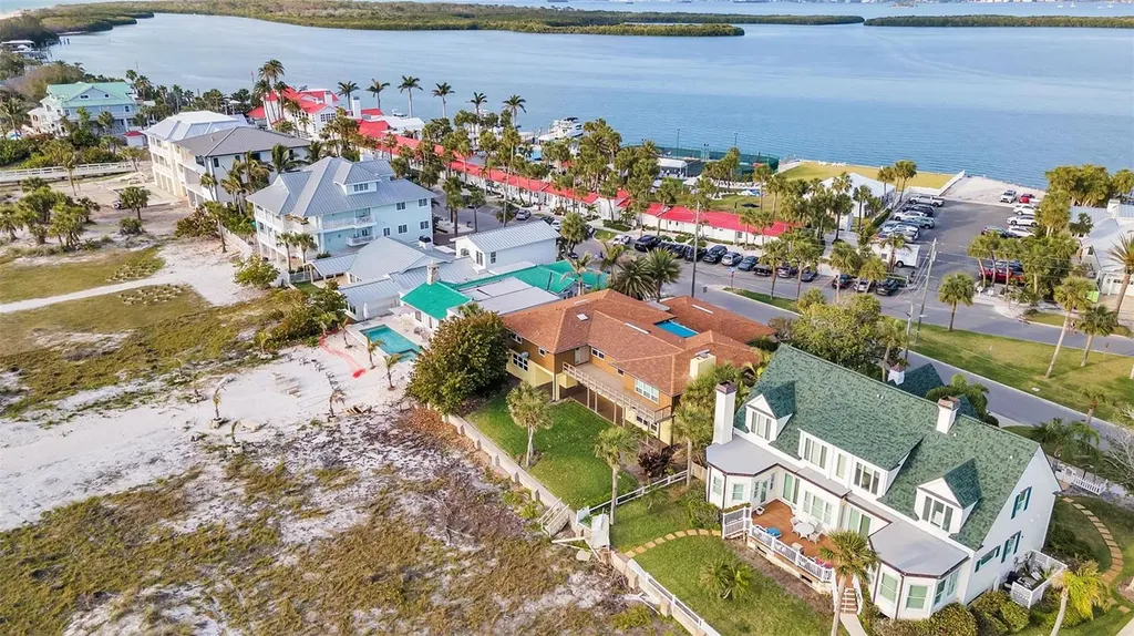 1058 Eldorado Avenue Clearwater Beach FL 33767
