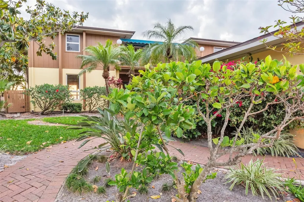 1058 Eldorado Avenue Clearwater Beach FL 33767