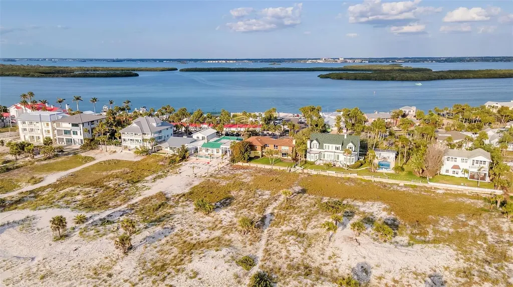 1058 Eldorado Avenue Clearwater Beach FL 33767