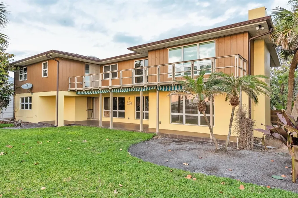 1058 Eldorado Avenue Clearwater Beach FL 33767