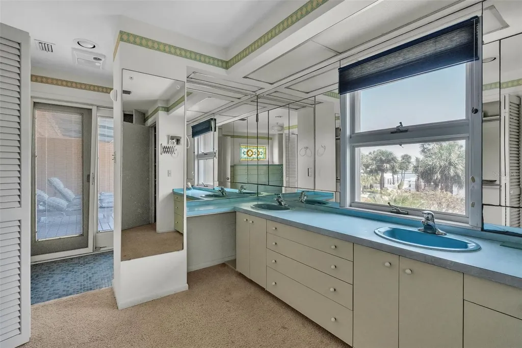 1058 Eldorado Avenue Clearwater Beach FL 33767