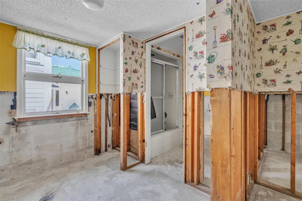 1058 Eldorado Avenue Clearwater Beach FL 33767
