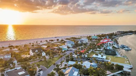 1058 Eldorado Avenue Clearwater Beach FL 33767