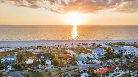 1058 Eldorado Avenue Clearwater Beach FL 33767