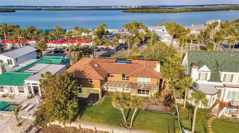 1058 Eldorado Avenue Clearwater Beach FL 33767